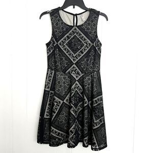 Xhilaration Women’s Black Lace Geometric Sleeveless A-Line LBD Dress M